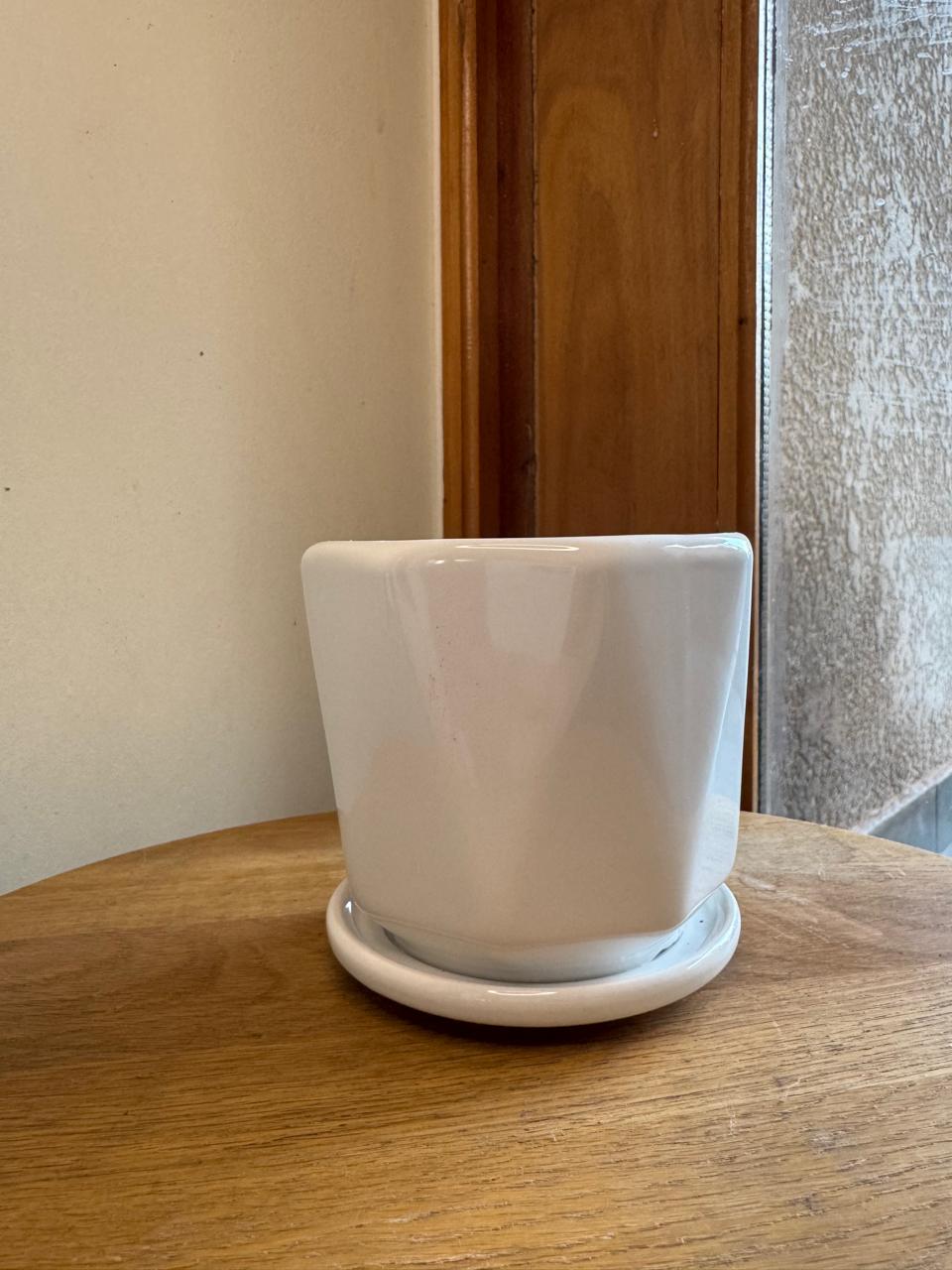 Macetero Pequeño Blanco Diseño Triangulo