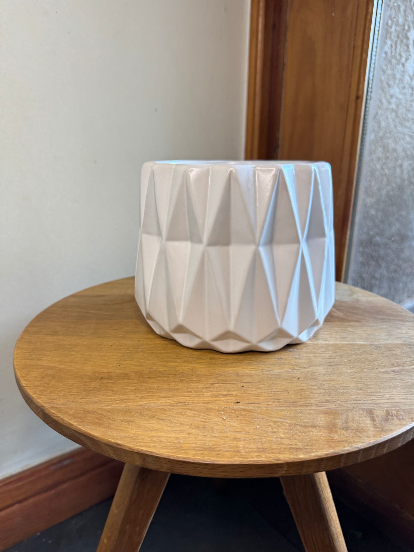 Macetero Blanco Diseño Triangulo