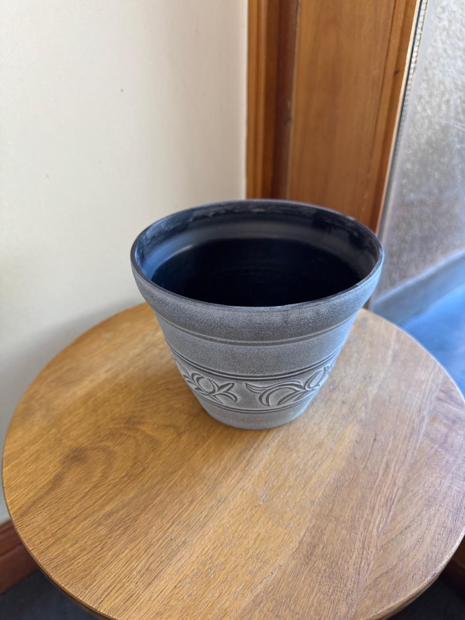 Macetero Plastico Gris Bajo